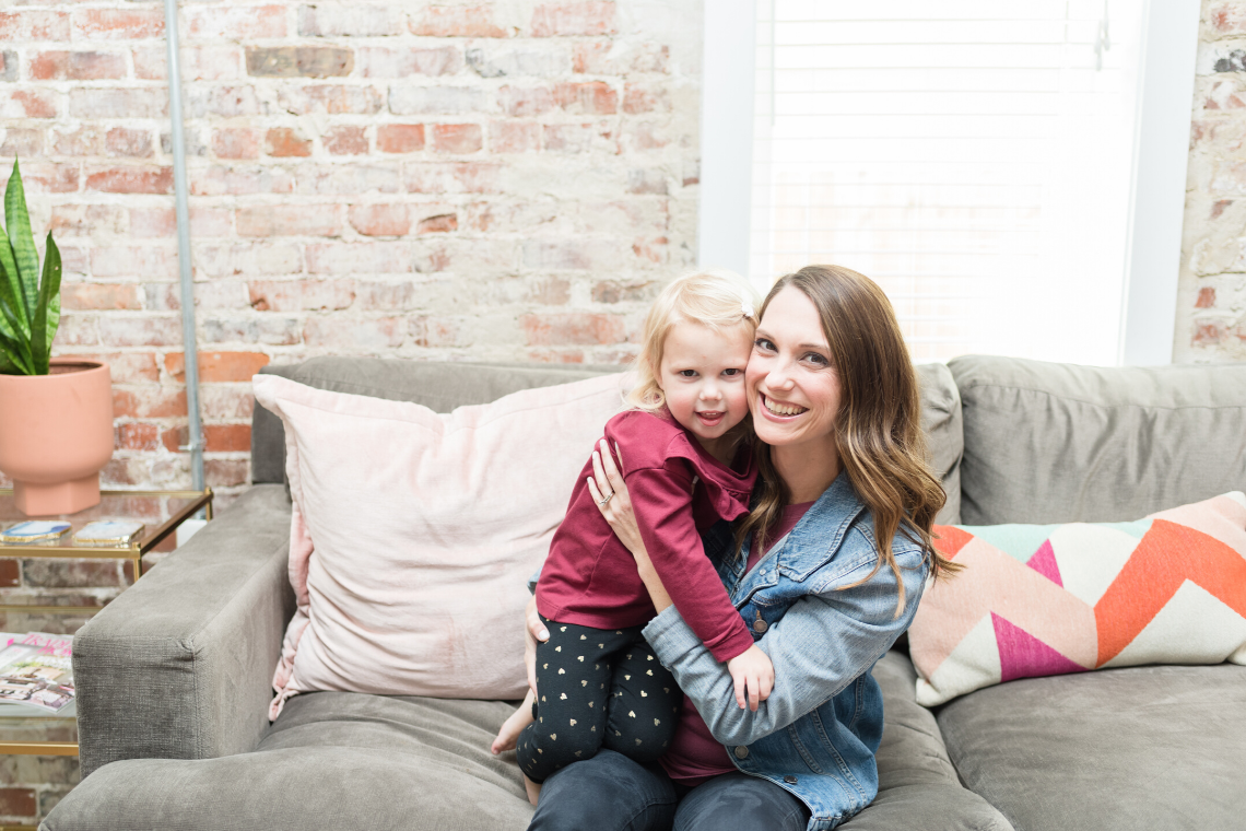 Gotcha Mama Podcast Host Amanda Bennett with her daughter